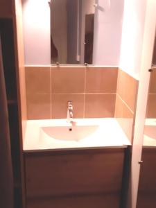 Appartements Appartement Meuble bord de mer FOS SUR MER : photos des chambres