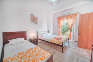 Standard Triple Room with Sea View room in Vila Zervo