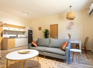 BIRD NEST Near Arkan Plaza