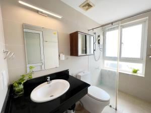 Phòng Giường Đôi Có Phòng Tắm Riêng (Double Room with Private Bathroom)