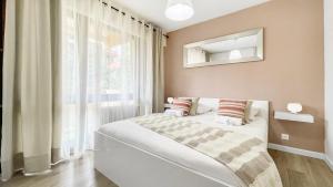 Appartements HOMEY SANTORIN - Proche Centre - Balcon Prive - Wifi gratuit : photos des chambres