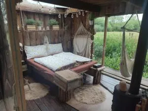 NA VĚTVI - 洪波莱茨