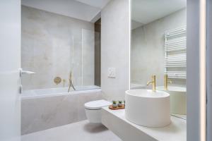 North by Urbanesq Cortina E