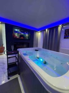 Appartements Suite avec Jacuzzi prive 20min de Paris : photos des chambres