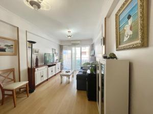Cozy Center Apartment