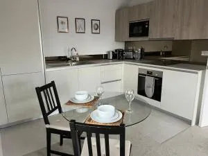 1 Bedroom Apartment with Private Carport - Warfield