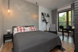 Stylish & Trendy 1 Bedroom Apartment Wola with Parking by Renters