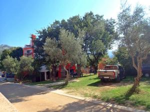 Apartment and rooms JAZ