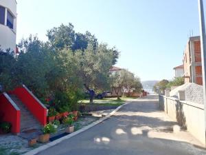 Apartment and rooms JAZ