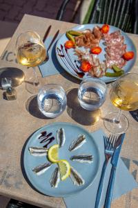 Hotels KYRIAD MARSEILLE EST - Aubagne Gemenos : photos des chambres