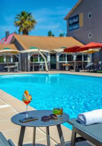 Hotels KYRIAD MARSEILLE EST - Aubagne Gemenos : photos des chambres