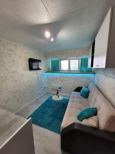 Centrally-located studio near the Sea Garden