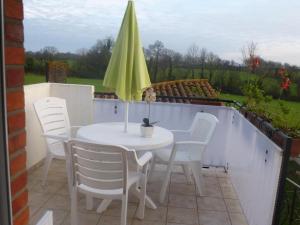 Maisons de vacances Gite Saint-Julien-des-Landes, 2 pieces, 3 personnes - FR-1-426-336 : photos des chambres