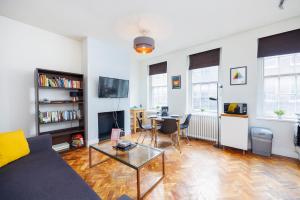 Dynamic in Dean Street