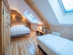 Maisons de vacances Chalet familial spacieux avec SPA, salle de jeux, pres des pistes - 14 pers, Vosges - FR-1-589-366 : photos des chambres