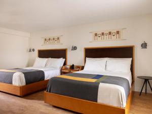 Deluxe Double Room (2 Adults + 1 Child) room in Twin Owls Motor Lodge