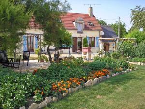 Maisons d'hotes Guestroom Bouges-le-Chateau, 1 piece, 2 personnes - FR-1-591-534 : photos des chambres