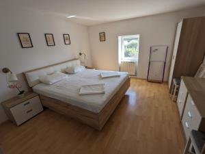 Captain's Cabin Piran - free parking 