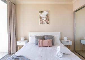 2 BDRM Towers of Chevron, 19th Floor Amazing View