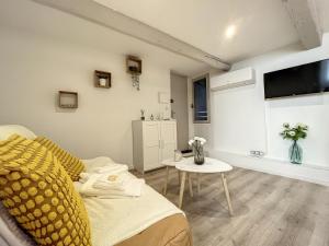 Appartements Charmant studio Isle sur la Sorgue : Studio