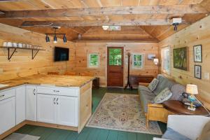 Gloversville Retreat with Patio & Lake Access!