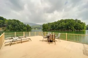 Lakefront Butler Retreat with Hot Tub and Dock! - Hampton