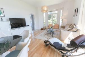 Superb 3BR with AC Sea view PARKING and Garden - BENAKEY