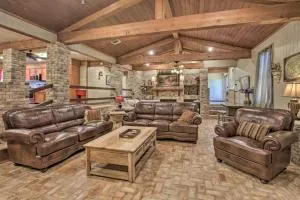 Dularge Grand Villa - Steps to Marina and Fishing! - Berwick