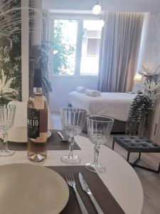 Lindy V - Apartments, Athens