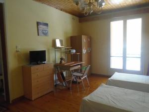 Diogenis apartment 80m2 near town center
