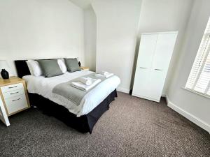 Entire house, Waterloo, free street parking