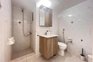 Pame Rentals - 2BD Home, 4 Min to Acropolis