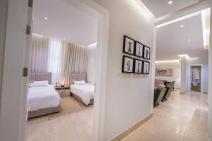 Luxurious Three Bedroom Apartment North of Riyadh شقة فخمة مكونة من ثلاث غرف نوم شمال الرياض