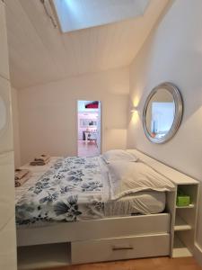 Appartements Jolie T2, avec cour privee : photos des chambres