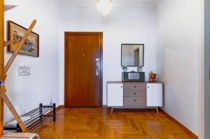 Spacious 2BA next to the park and Archeological museum