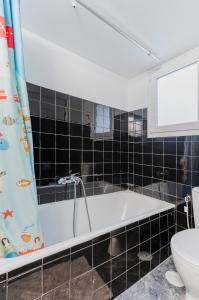 Spacious 2BA next to the park and Archeological museum