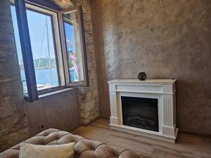 Luxury Seafront Suite Fabri