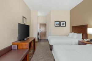 Queen Room with Two Queen Beds - Non-Smoking room in Comfort Inn & Suites La Grange