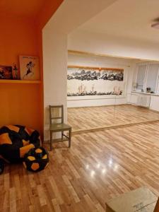 Melindas Dance Space- dance club apartment in Dunajská Streda
