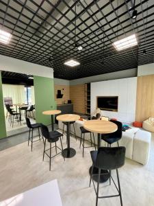 Studio z balkonem. Słonimskiego 2