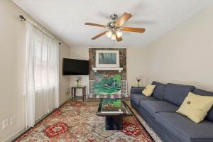 Snellville Getaway about 8 Mi to Stone Mountain Park!