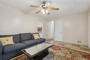 Snellville Getaway about 8 Mi to Stone Mountain Park!