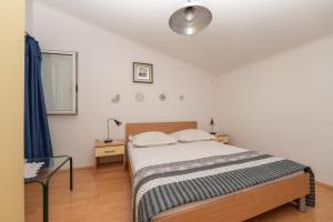 Apartments with parking space Tucepi, Makarska - 6856