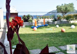 SeafrontGardenHouse