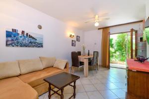 Apartments by the sea Artatore, Losinj - 2509