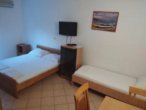 Apartments by the sea Podaca, Makarska - 21547