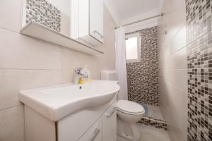 Apartments with parking space Palit, Rab - 4970