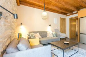 Apartments by the sea Kastel Stari, Kastela - 21199