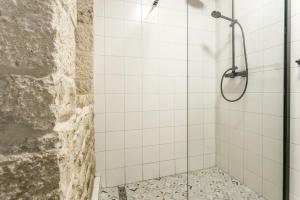 Apartments by the sea Kastel Stari, Kastela - 21199