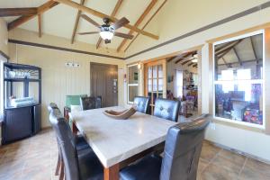 Entire Beach Home with Sunroom, Pool, Bikes, Paddleboards, BBQ, Snorkeling & more